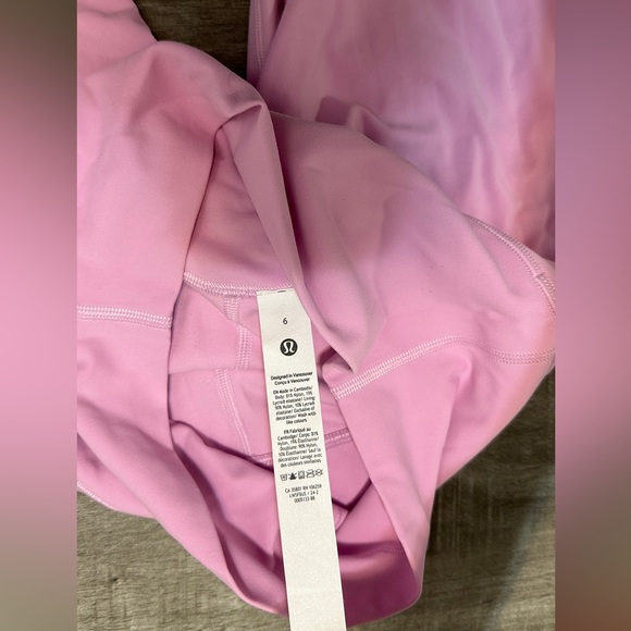 Beautiful light pink LULULEMON Leggings - Picture 10 of 10